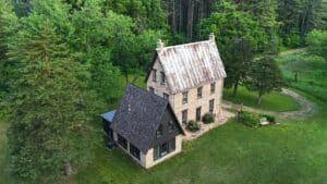 Illustrious guests, chainsaws, hot dogs and donuts 4